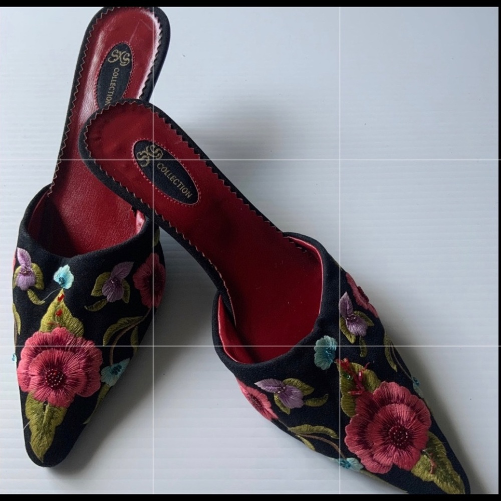 Black Classy Floral Embroidered Mule